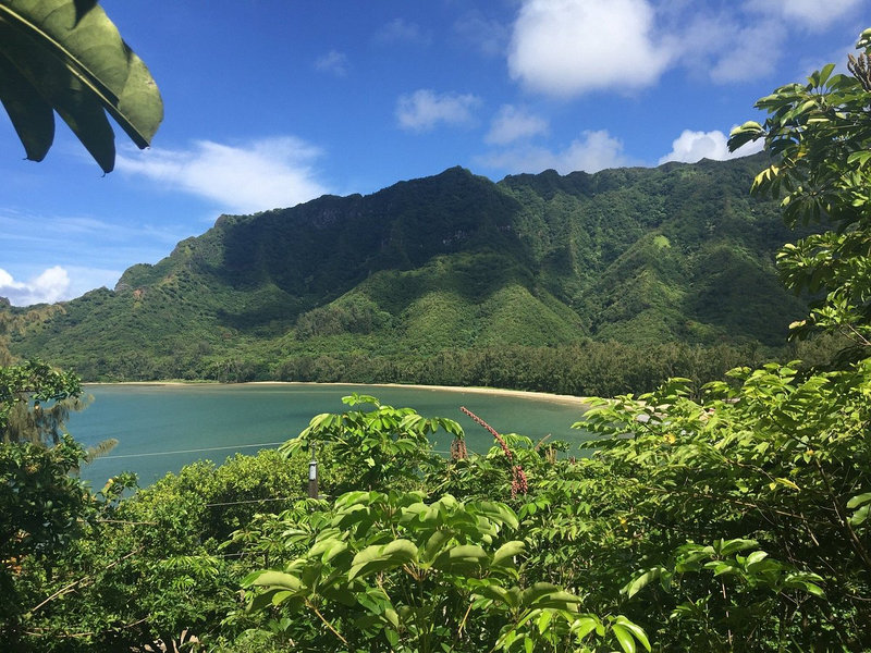 Kahana Bay and valley backdrop from the shore