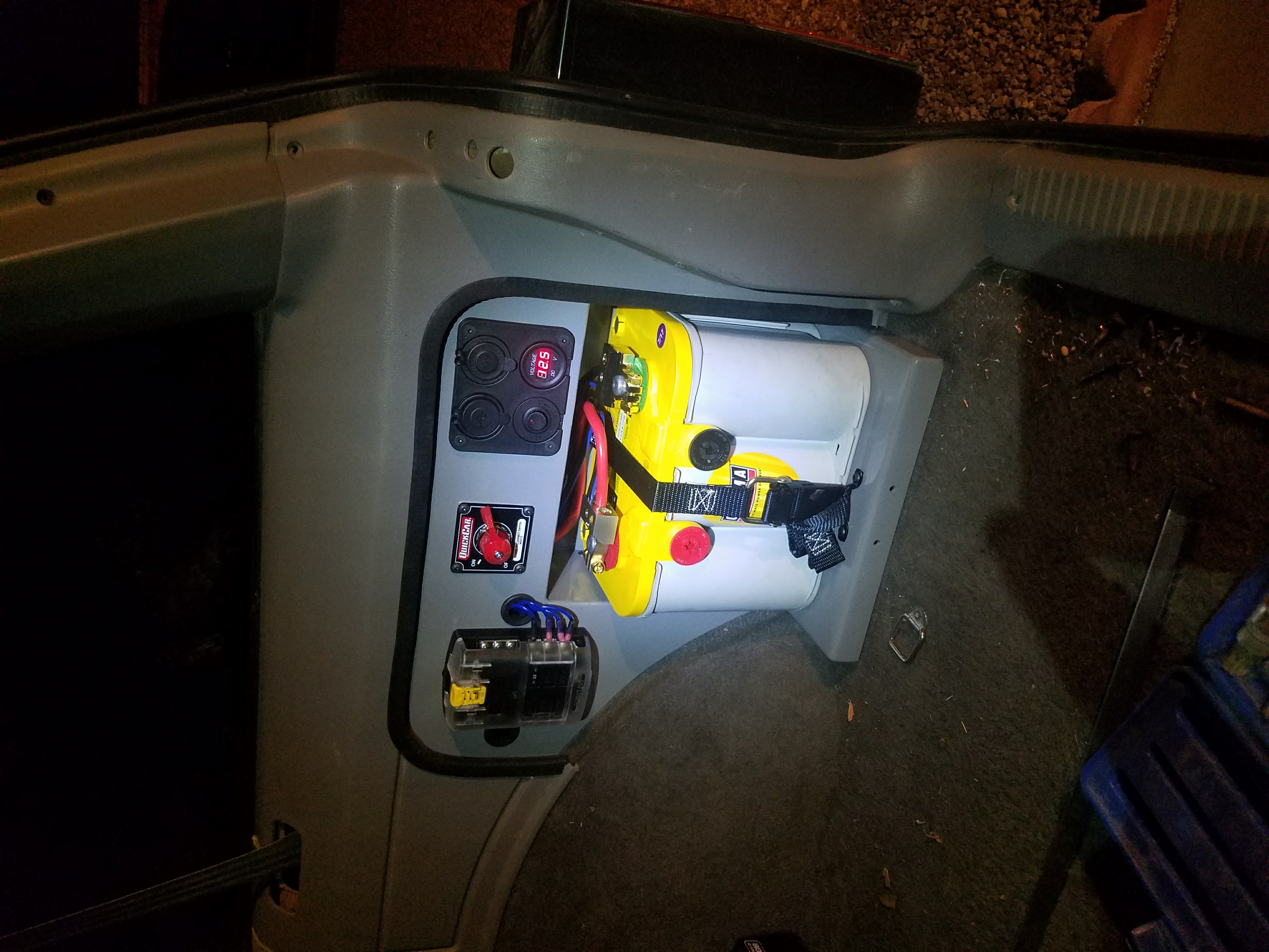 XJ Cherokee rear battery - hero